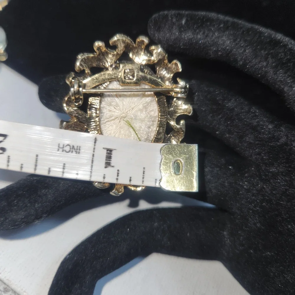 Vintage‎ Petit Point Embroidered Floral Oval Brooch Pin Blue Flower